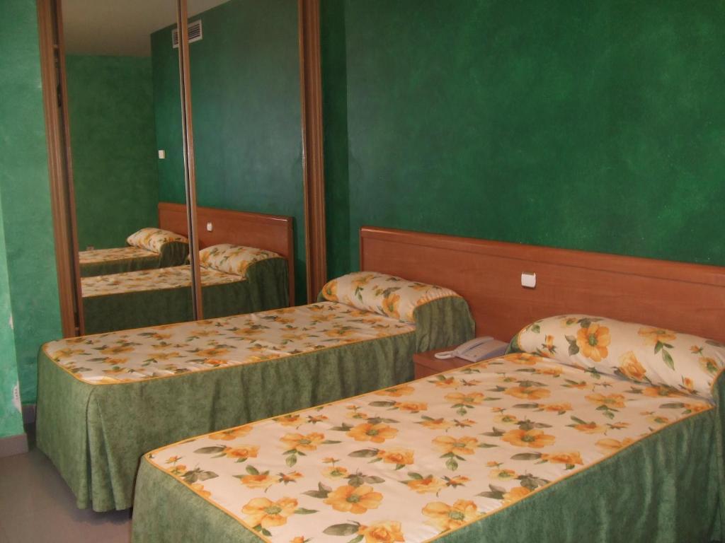 Hotel Vadorrey Roa Exterior photo
